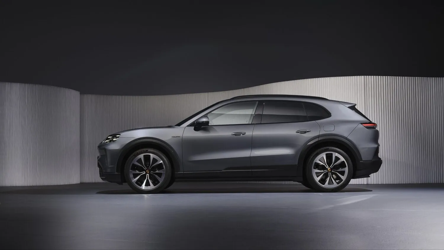 Stock — Porsche Cayenne — stock vs redesign