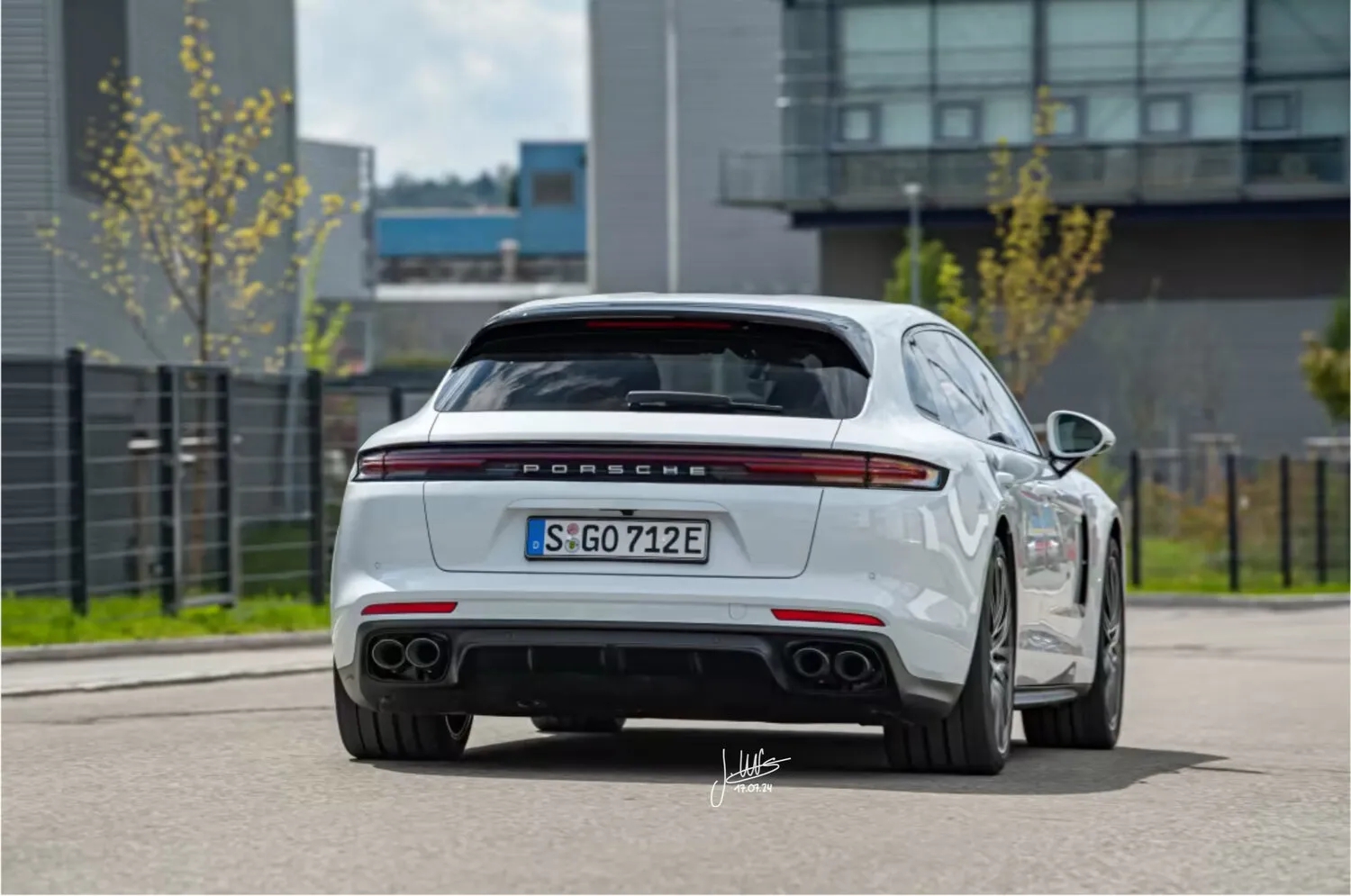 Redesign — Porsche Panamera — stock vs redesign