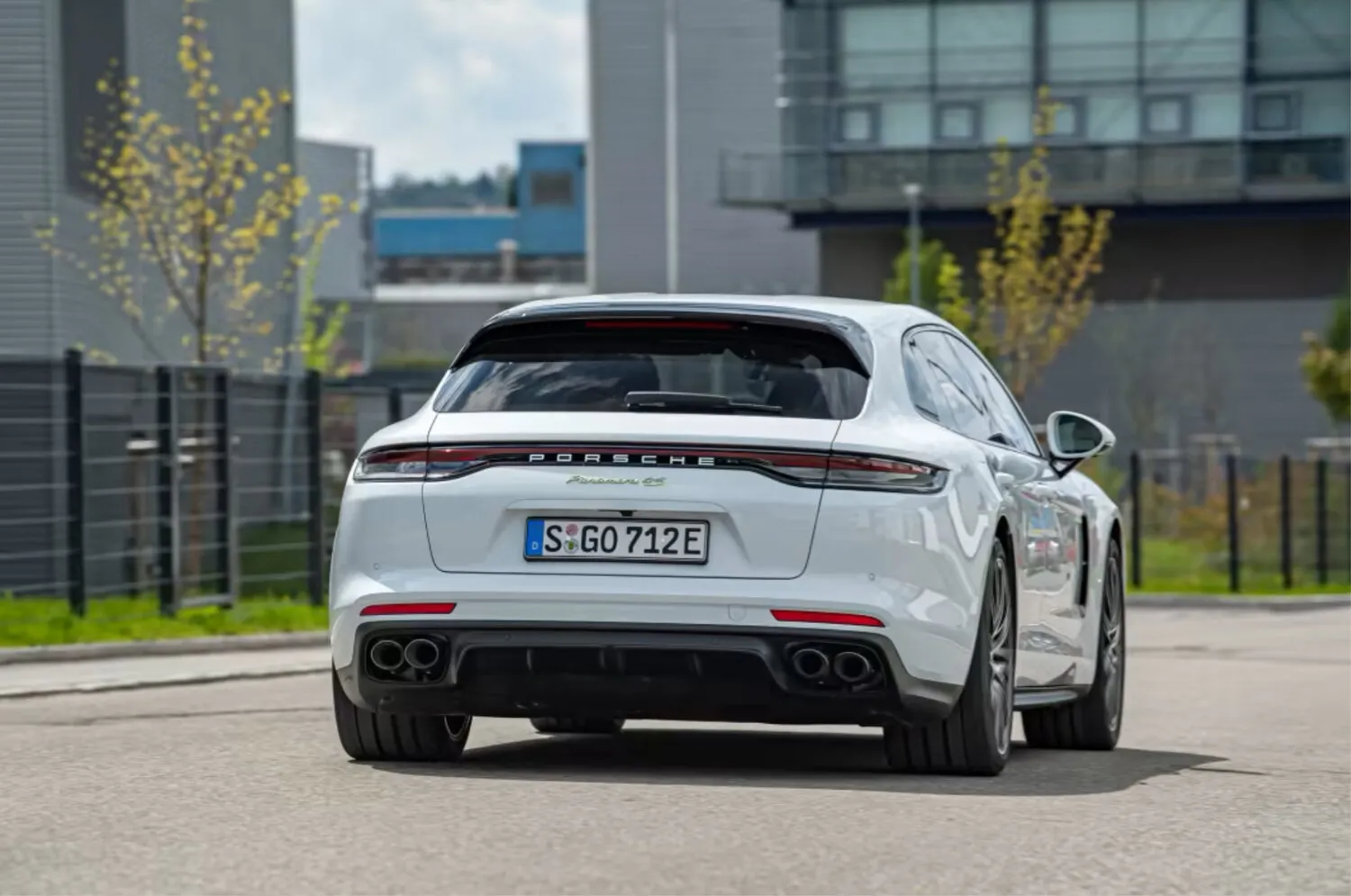 Stock — Porsche Panamera — stock vs redesign
